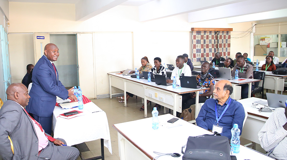 VC Prof. Benedict Mutua making his keynote address during the 'Sharing the Sky'  workshop opening ceremony 