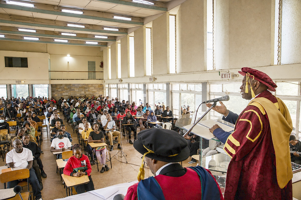 VC address first-years at the Main Hall